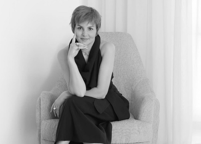 Carole Akkari receives the Public Service Award for Interior Architecture at Ipax Dubai